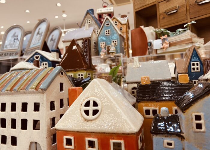 雑貨　陶器のハウスのオーナメント　商品写真