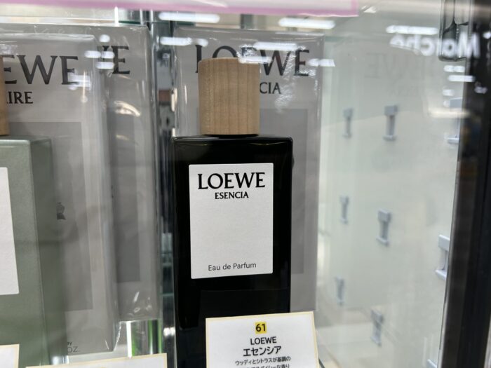 ロエベ エセンシア 香水 ボトル写真