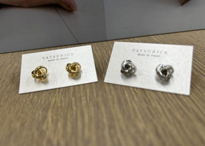 アクセサリー　ピアス　バツリカ　商品写真