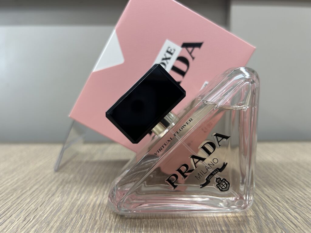プラダ パラドックスバーチャルフラワー EDP 香水 ボトル